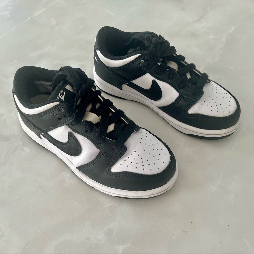 Nike Dunk Low ps White / Black Children’s Size 11 Runners Sneakers Shoes